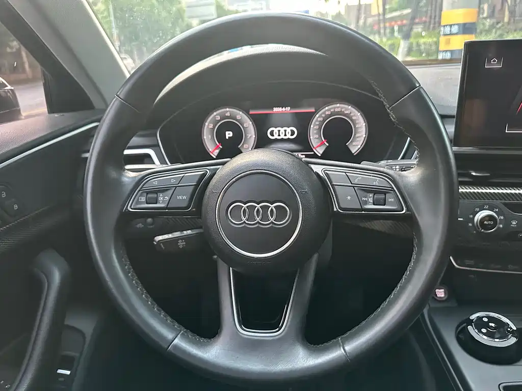 Audi A4L 2023 — фото 23