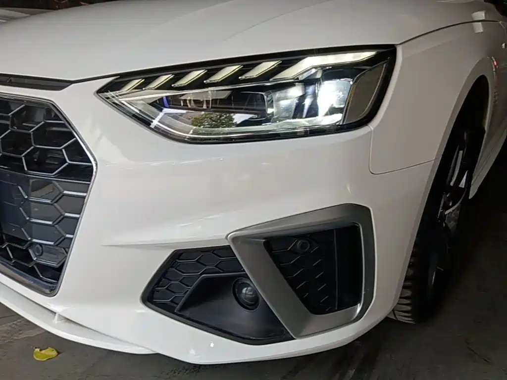 Audi A4L 2022 — фото 24