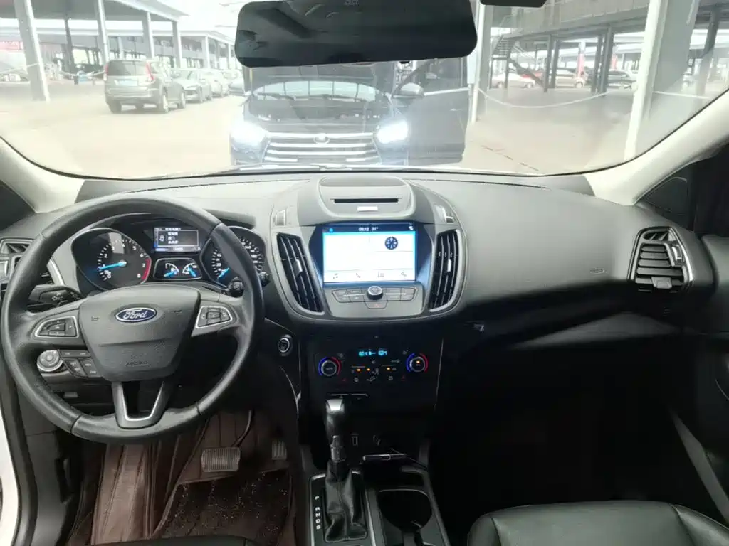 Ford Kuga 2017 — фото 10