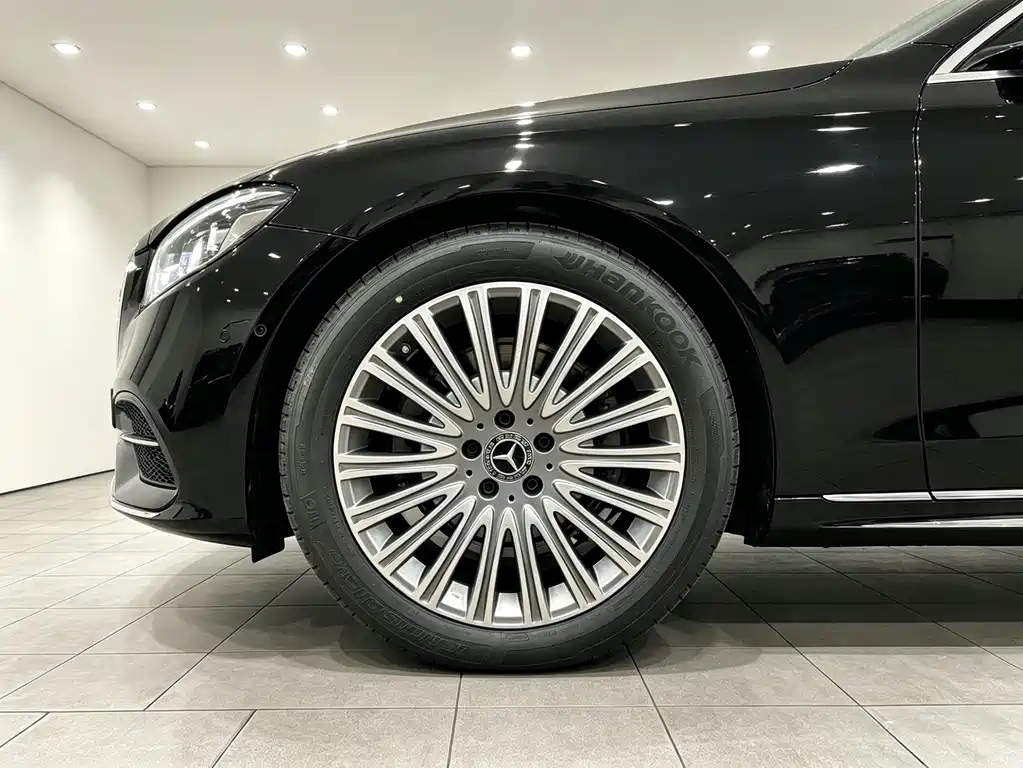 Mercedes-Benz E-Class 2023 — фото 16