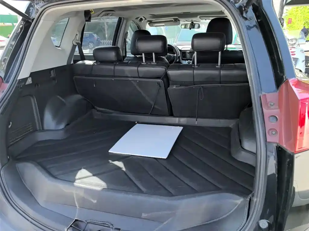Toyota RAV4 2016 — фото 19