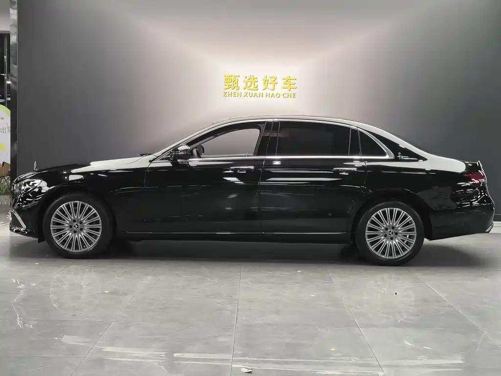 Mercedes-Benz E-Class 2023 — фото 10