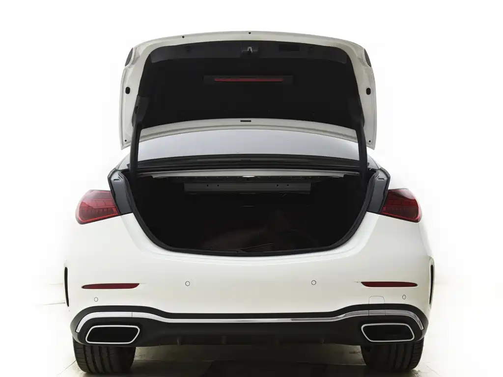 Mercedes-Benz C-Class 2025 — фото 12