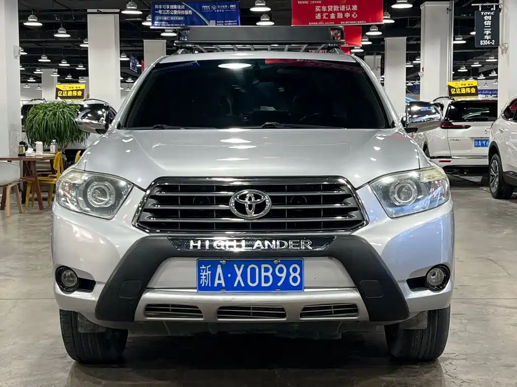 Toyota Highlander 2011 — фото 1