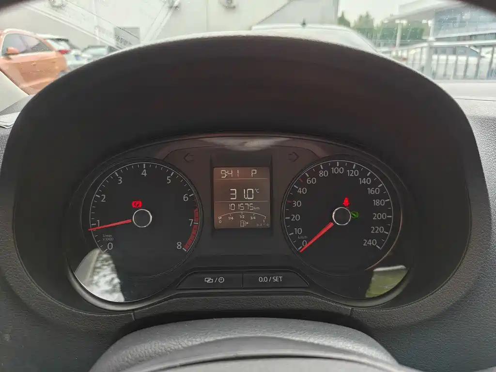 Volkswagen Polo 2017 — фото 10