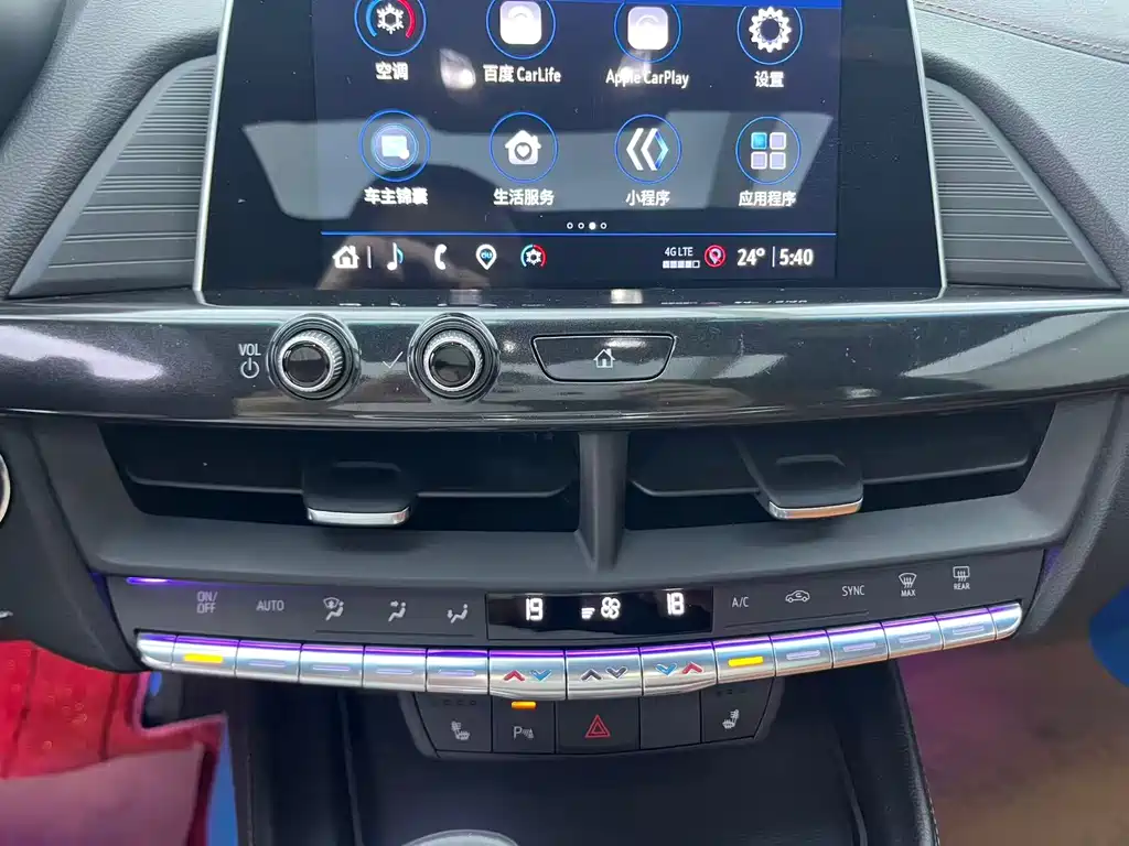 Cadillac CT4 2022 — фото 18
