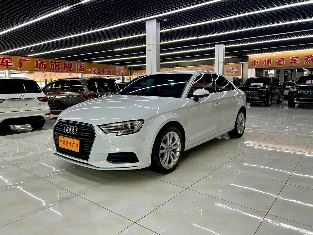 Audi A3 2017 — фото 1