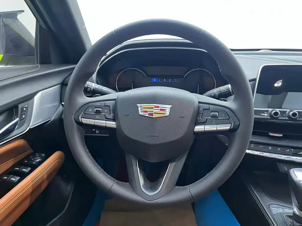 Cadillac CT4 2022 — фото 19