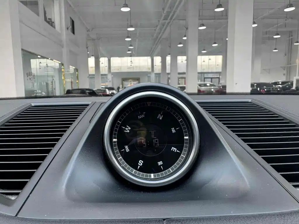 Porsche Macan 2020 — фото 11