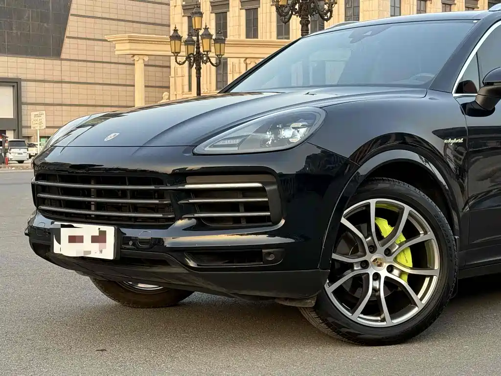 Porsche Cayenne Hybrid 2023 — фото 6