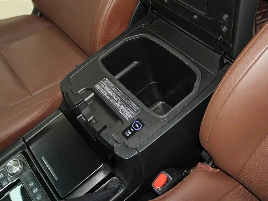 Toyota Land Cruiser 2020 — фото 18