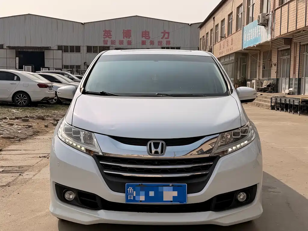 Honda Odyssey 2015 — фото 2