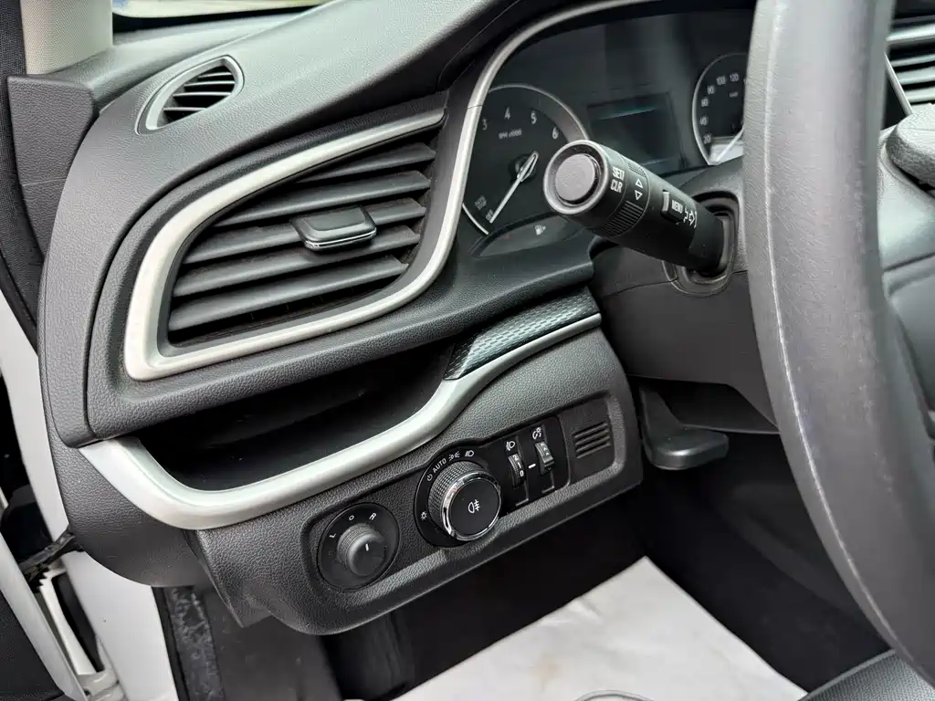Buick Excelle 2020 — фото 12