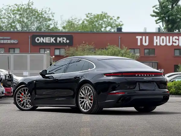 Porsche Panamera 2024