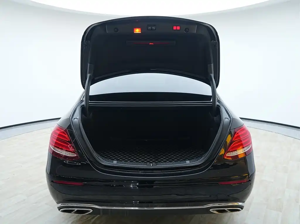 Mercedes-Benz E-Class 2020 — фото 9