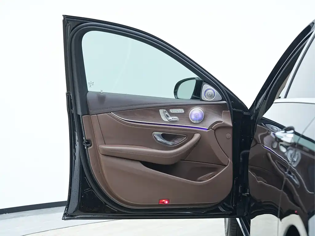 Mercedes-Benz E-Class 2020 — фото 20