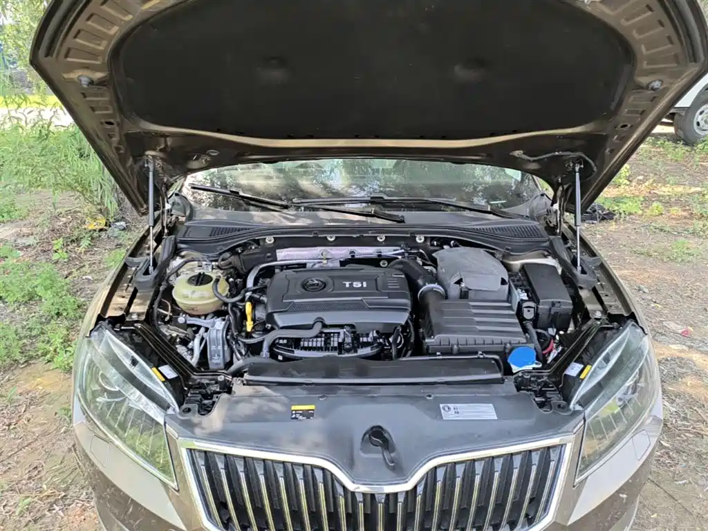 Skoda Superb 2017 — фото 20