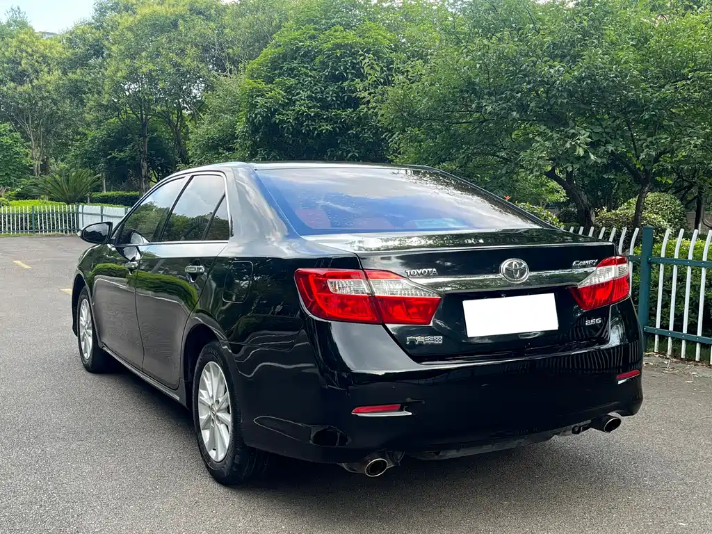 Toyota Camry 2013 — фото 9