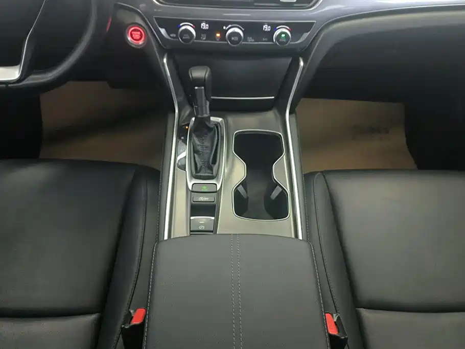 Honda Accord 2022 — фото 16