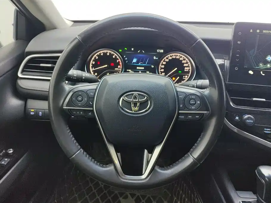 Toyota Camry 2021 — фото 15