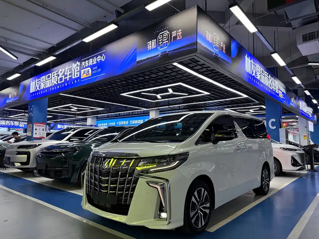 Toyota Alphard 2018 — фото 1
