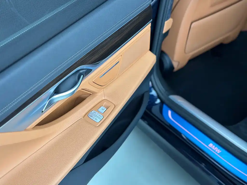 BMW 7 Series 2016 — фото 30