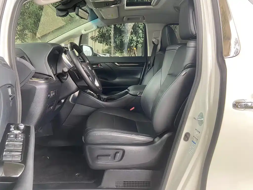 Toyota Vellfire 2022 — фото 16