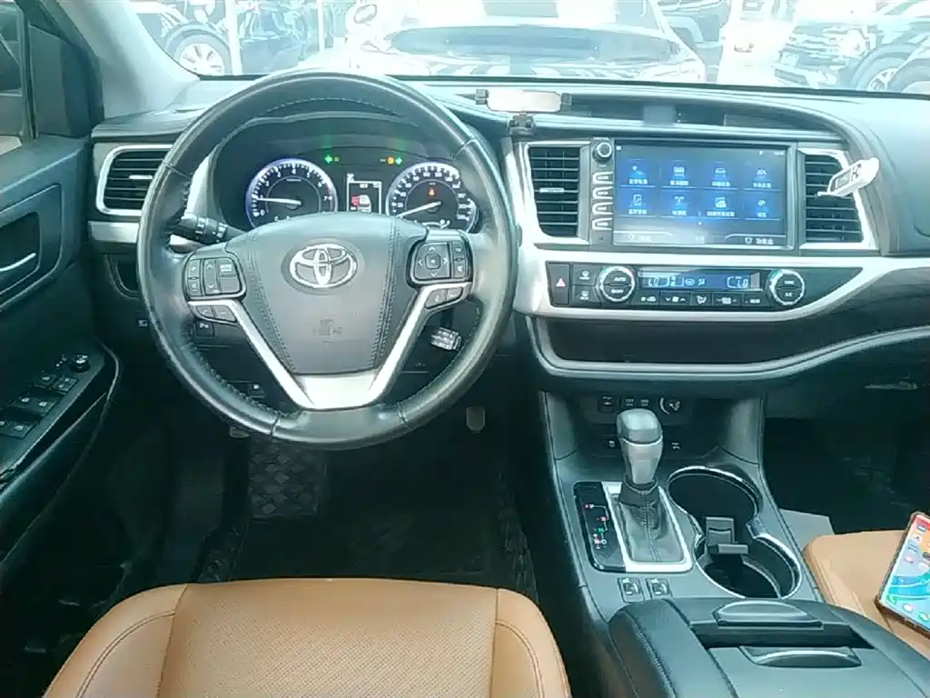 Toyota Highlander 2020 — фото 11