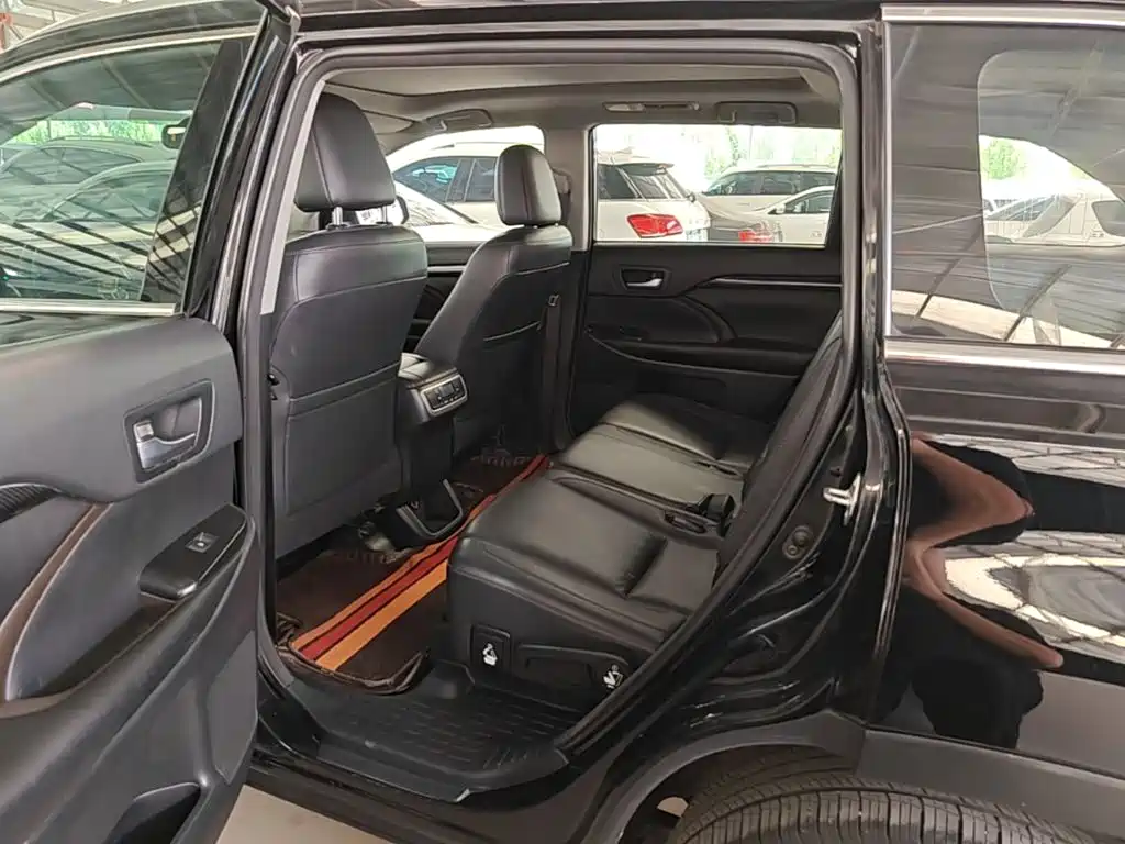 Toyota Highlander 2017 — фото 17