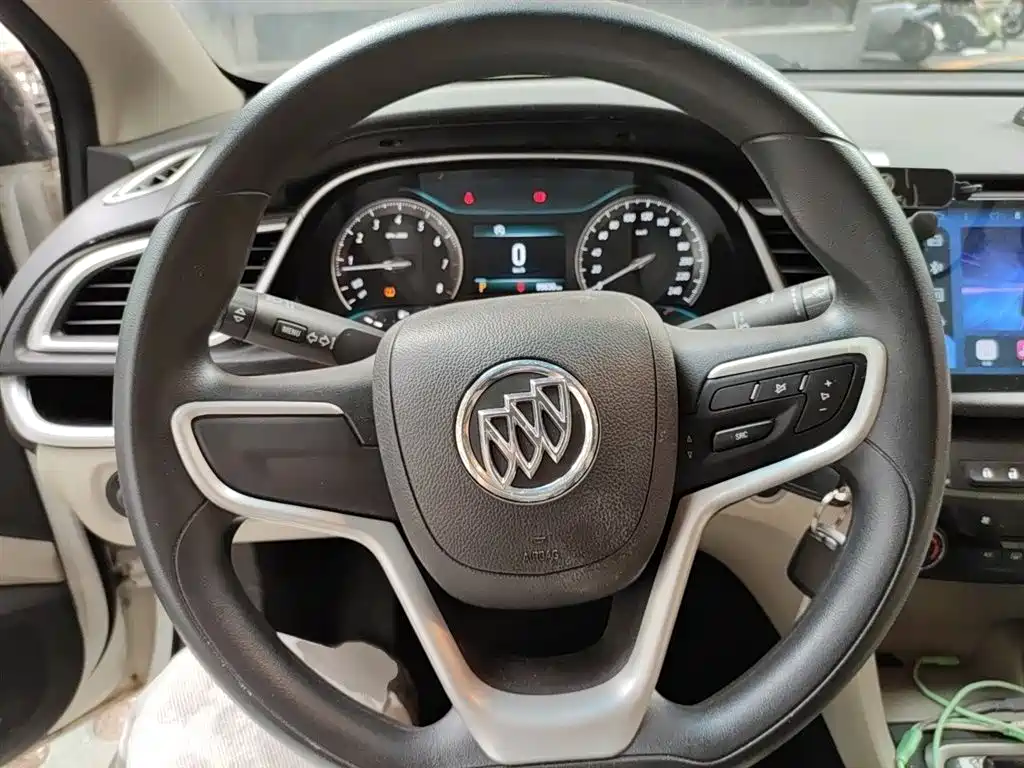 Buick Excelle 2015 — фото 3