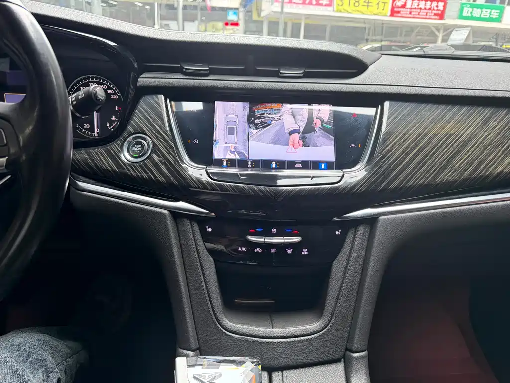 Cadillac XT6 2021 — фото 11