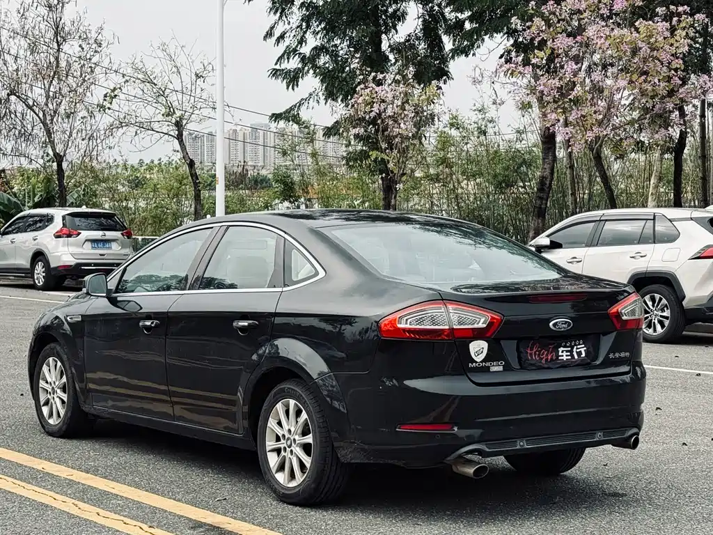 Ford Mondeo Zhisheng 2011 — фото 4