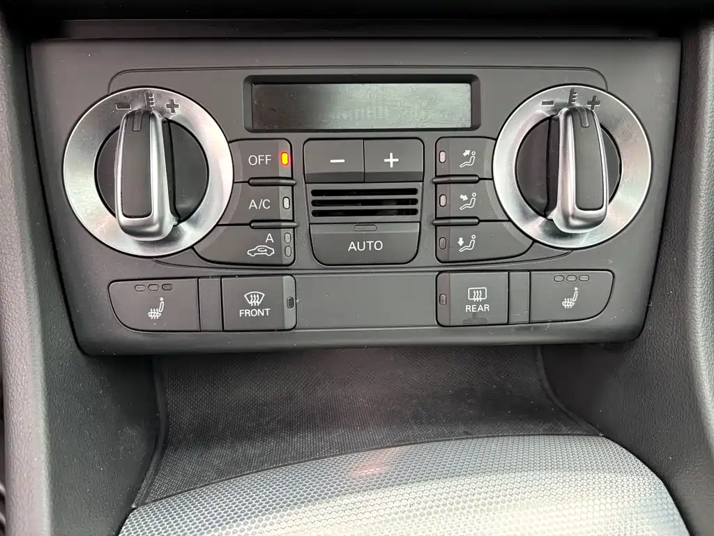 Audi Q3 2014 — фото 10
