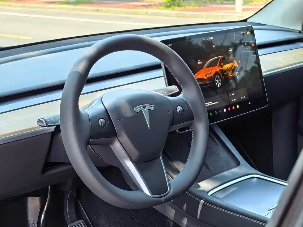 Tesla Model Y 2022 — фото 13