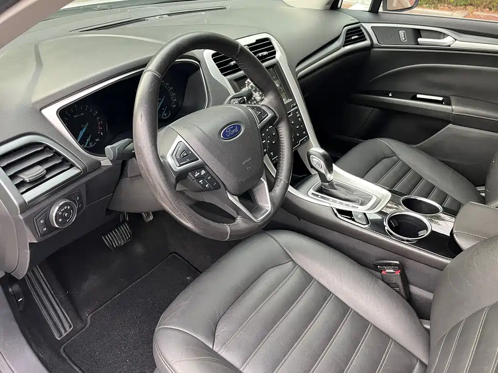 Ford Mondeo 2016 — фото 11