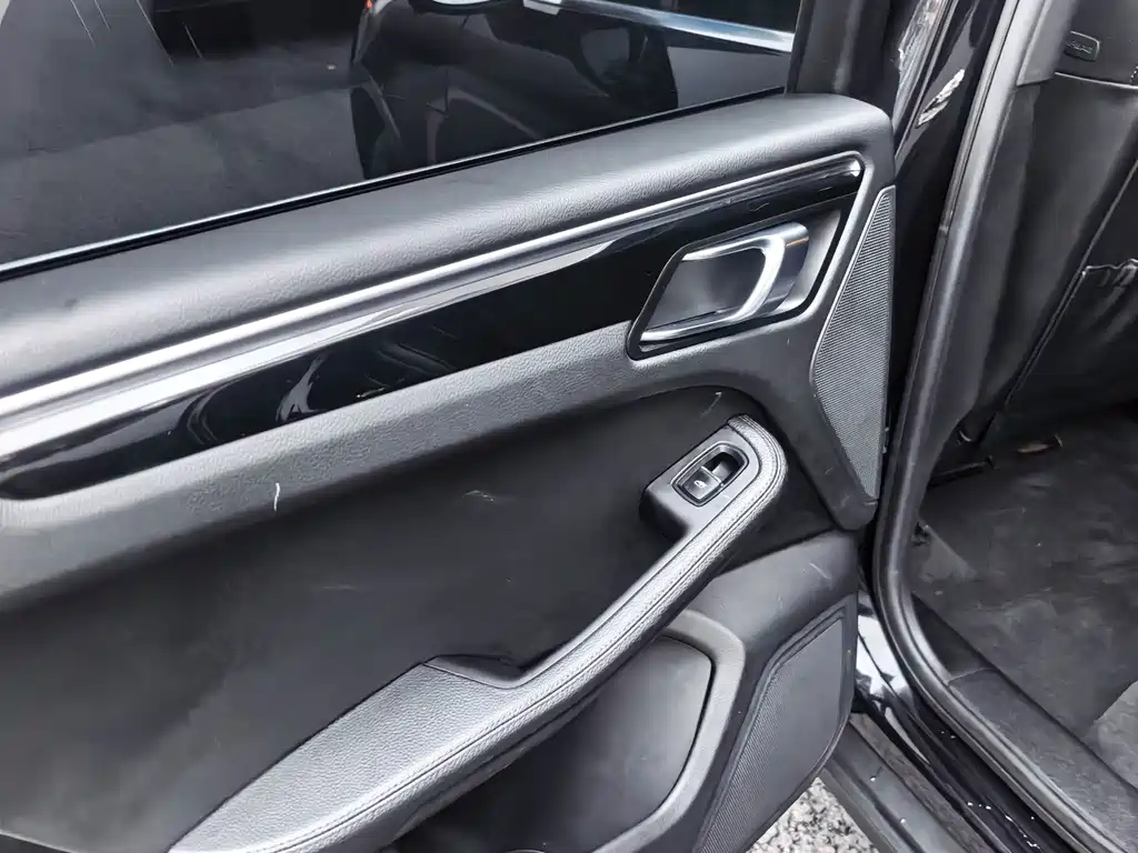 Porsche Macan 2018 — фото 12