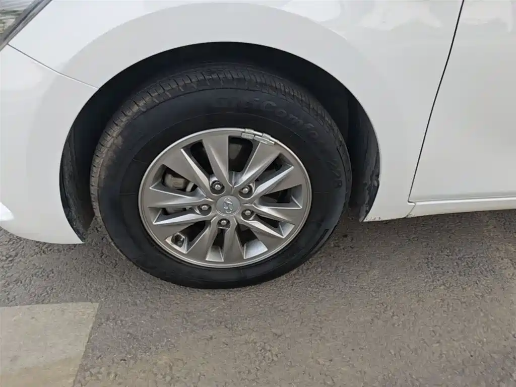 Hyundai Elantra 2019 — фото 23