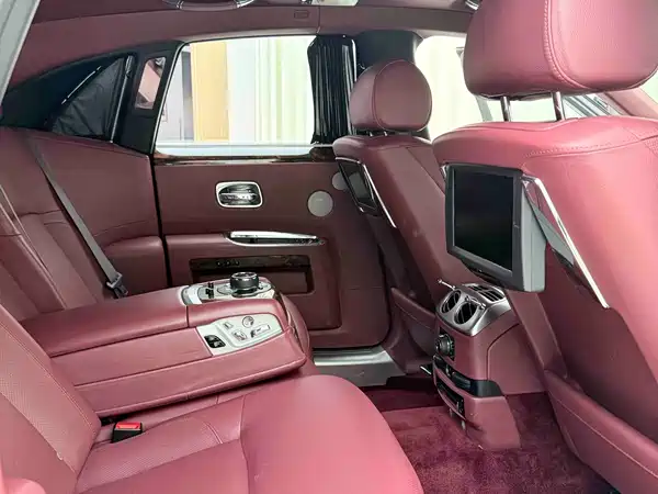 Rolls-Royce Ghost 2010
