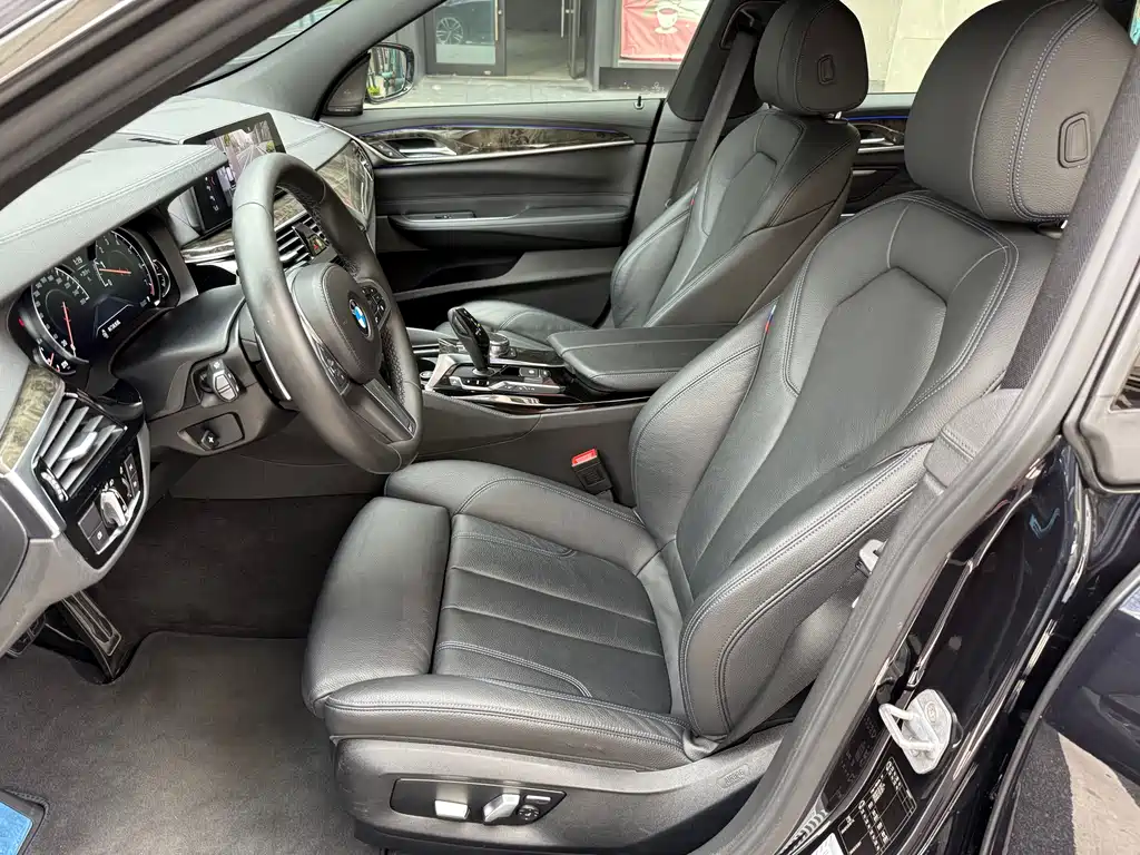 BMW 6 Series GT 2018 — фото 12