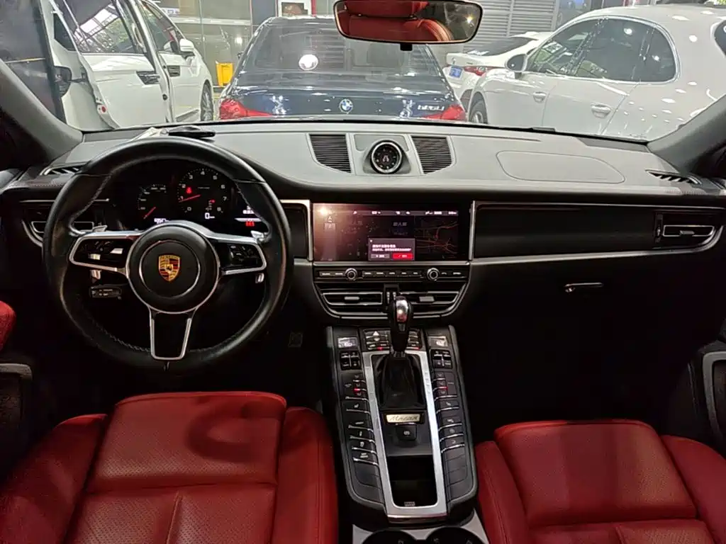 Porsche Macan 2021 — фото 10