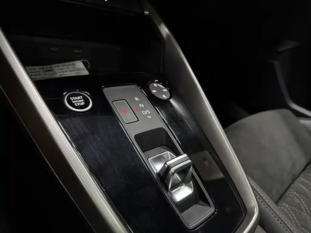 Audi A3 2023 — фото 18