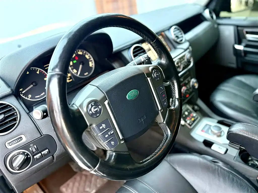 Land Rover Discovery 2013 — фото 10