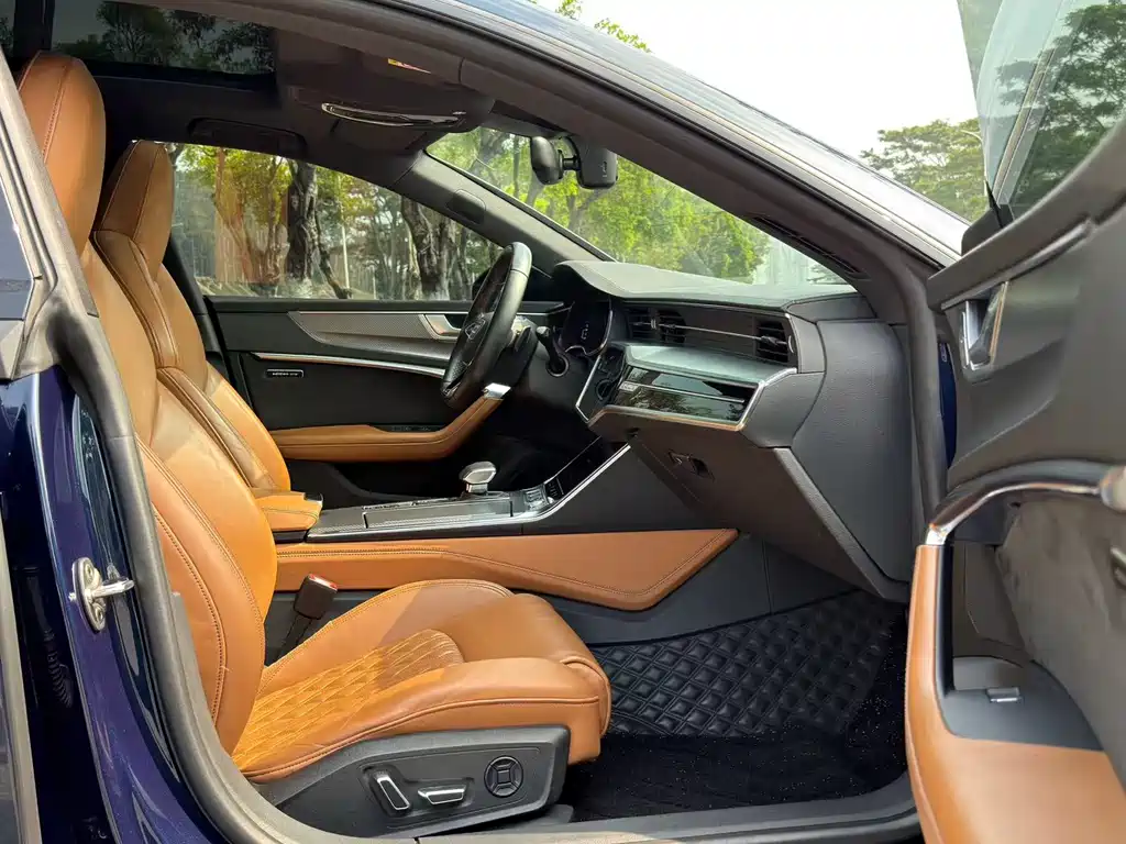 Audi A7L 2022 — фото 14