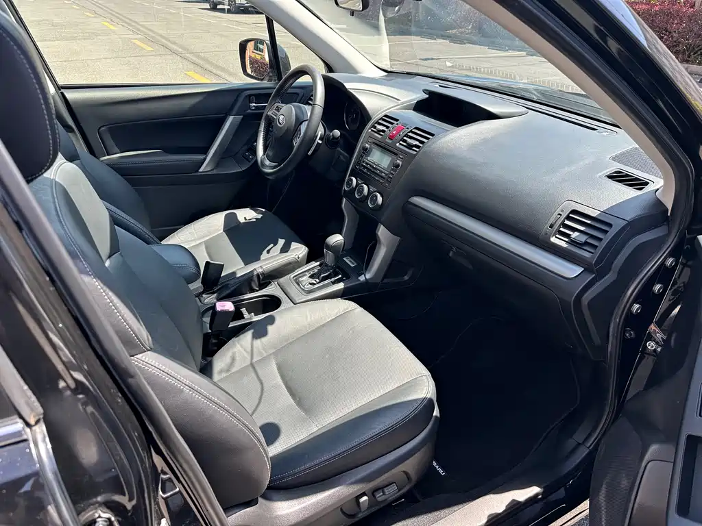 Subaru Forester 2015 — фото 25