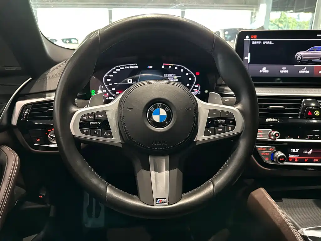 BMW 5 Series 2022 — фото 18