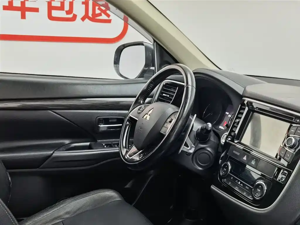 Mitsubishi Outlander 2015 — фото 22