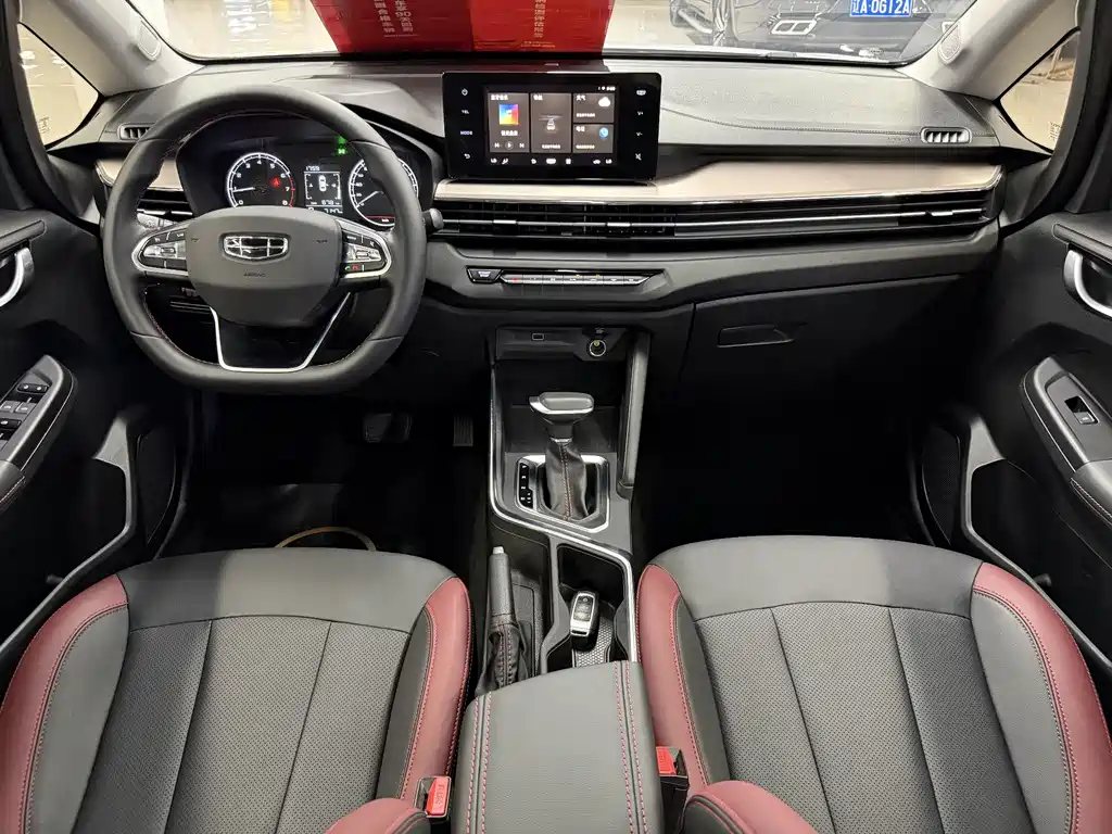 Geely Vision X3 2022 — фото 13