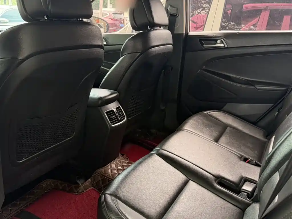 Hyundai Tucson 2016 — фото 13