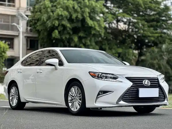 Lexus ES 2017