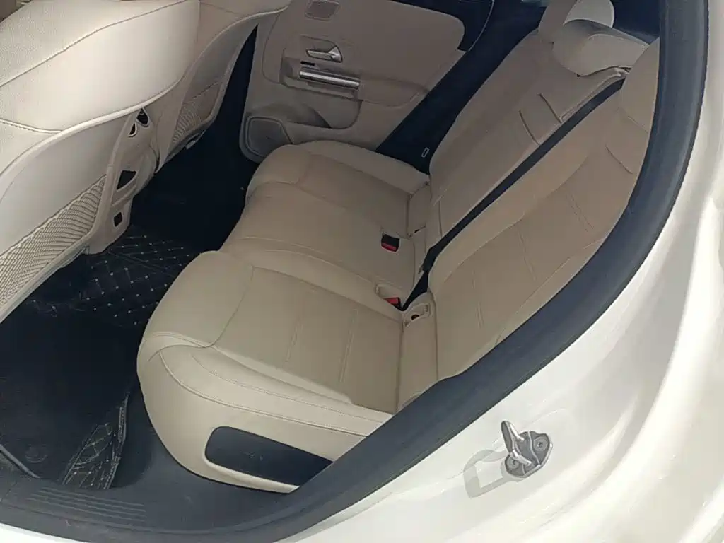 Mercedes-Benz GLA 2024 — фото 17